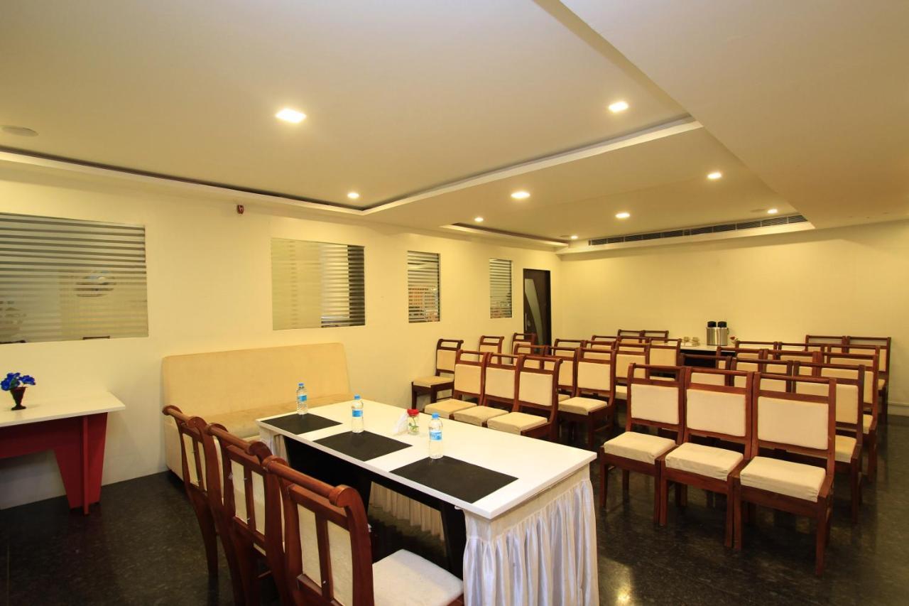 Ambaari Hotel Mysore Exterior photo