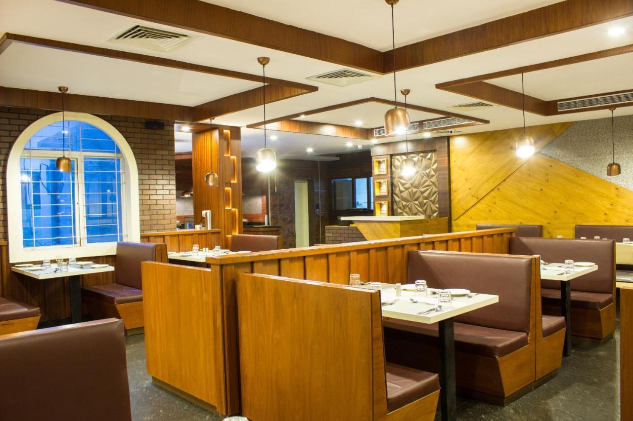 Ambaari Hotel Mysore Exterior photo