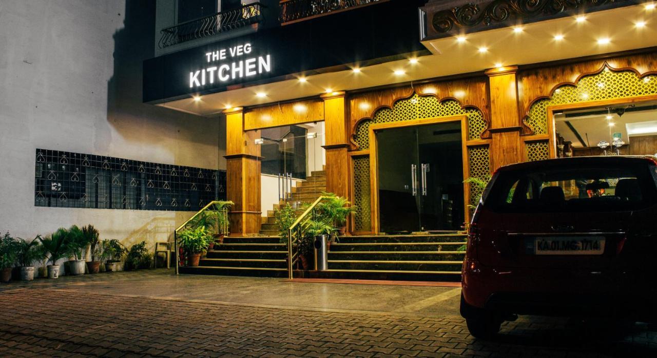 Ambaari Hotel Mysore Exterior photo