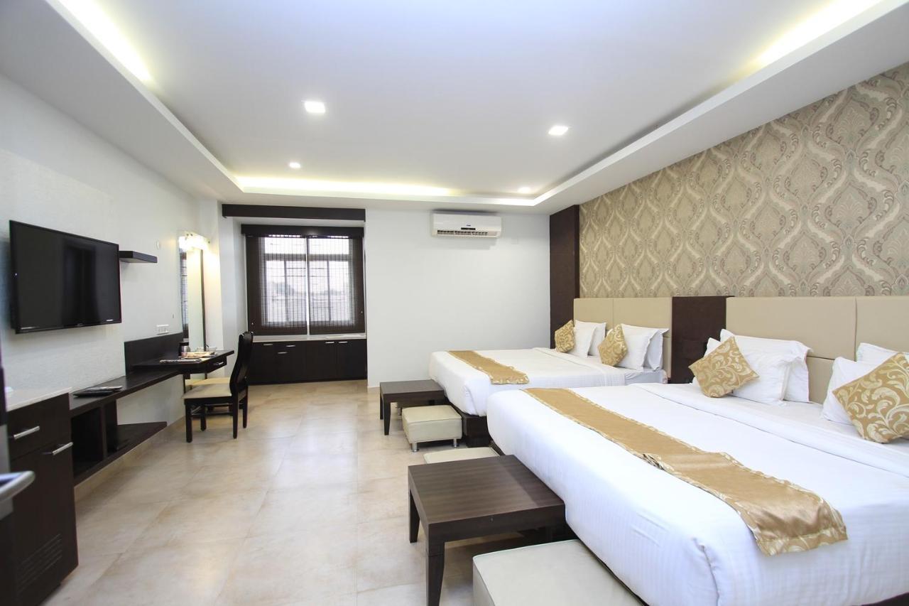 Ambaari Hotel Mysore Exterior photo