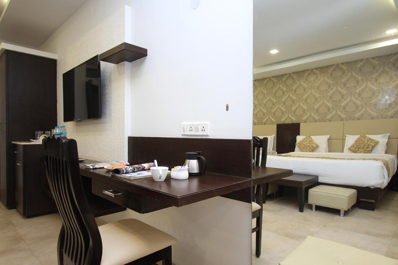 Ambaari Hotel Mysore Exterior photo